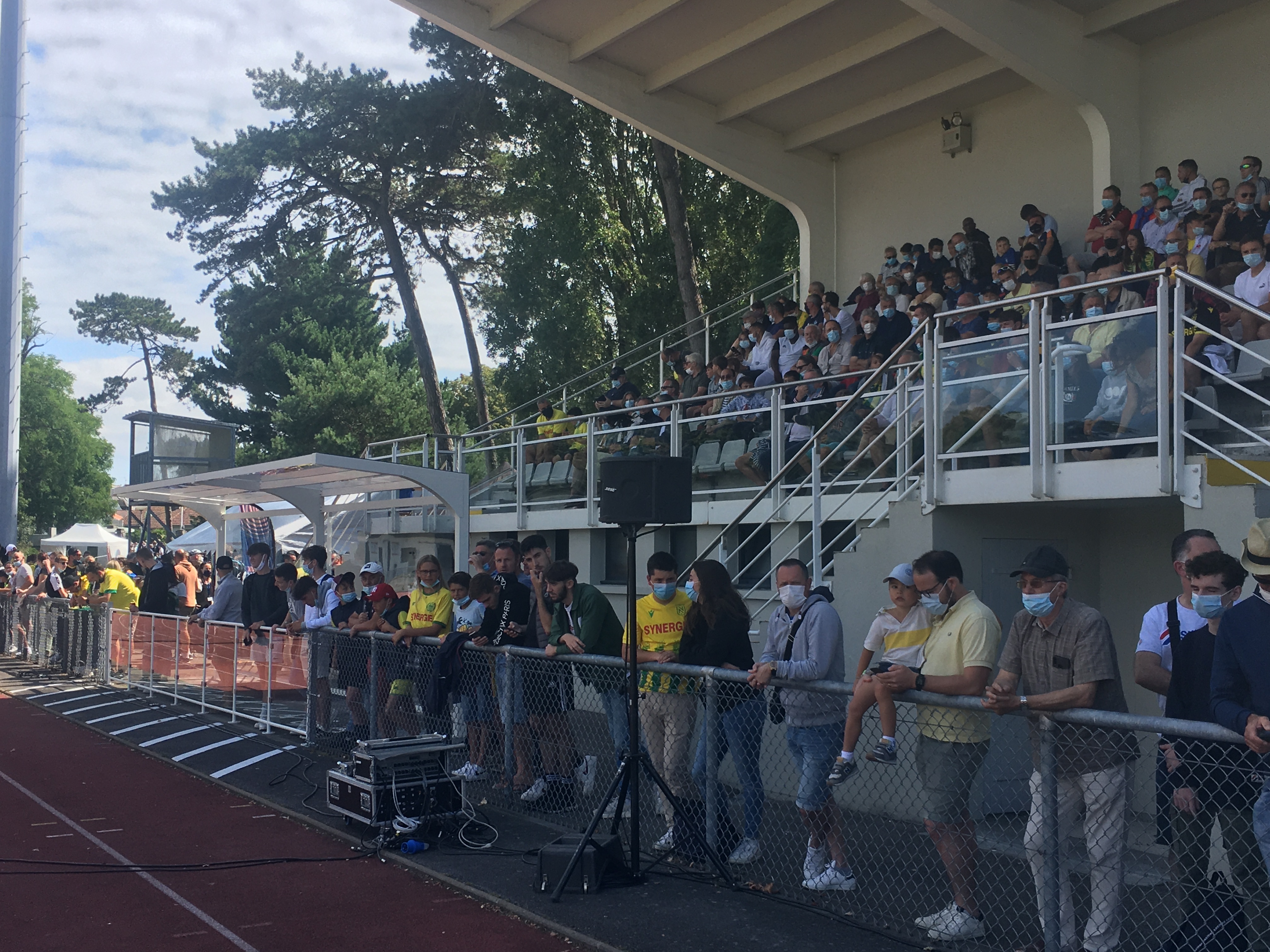 Les supporters des Canaris hier à La Baule